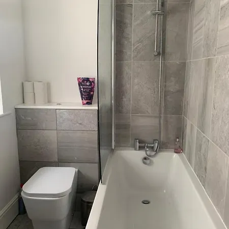 Homestay Roundhay Avenue