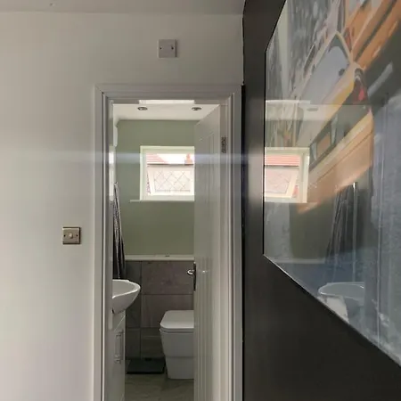 Homestay Roundhay Avenue